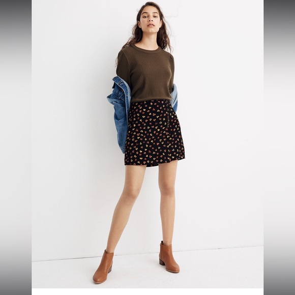 Madewell Dresses & Skirts - Madewell Side-Button A-Line Mini Skirt in Feline Floral Size 4